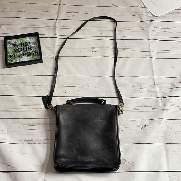 VTG COACH leather crossbody - Picture 8 of 11